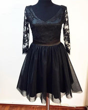 Load image into Gallery viewer, Modest 3/4 Sleeves Tulle V-neck Homecoming Dresses Lace Applique
