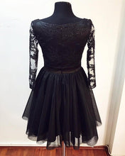 Load image into Gallery viewer, Modest 3/4 Sleeves Tulle V-neck Homecoming Dresses Lace Applique
