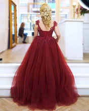 Load image into Gallery viewer, Modest Lace Appliques Cap Sleeves Tulle Mermaid Prom Dresses
