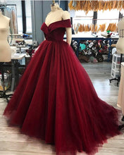 Load image into Gallery viewer, Off The Shoulder V-Neck Tulle Ball Gown Wedding Dresses-alinanova
