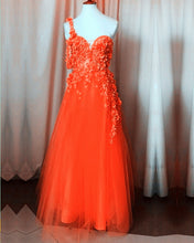 Load image into Gallery viewer, One Shoulder Tulle Prom Dresses 3D Flowers
