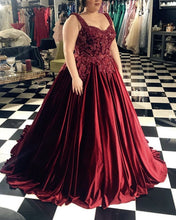 Load image into Gallery viewer, Plus Size Velvet Prom Dresses 
