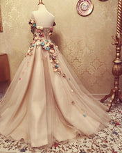 Load image into Gallery viewer, Tulle Prom Gowns
