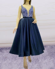 Load image into Gallery viewer, Elegant Lace V Neck Satin Prom Dresses Midi
