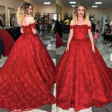 Load image into Gallery viewer, Vintage-Lace-Quineanera-Dresses-Ball-Gowns-2019-Red
