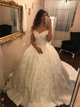 Load image into Gallery viewer, Elegant-Wedding-Dress
