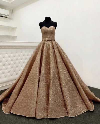 2021 Wedding Trends: Chic Rose Gold Wedding Ideas -  Elegantweddinginvites.com Blog | Rose gold wedding dress, Gold wedding dress,  Gold wedding gowns