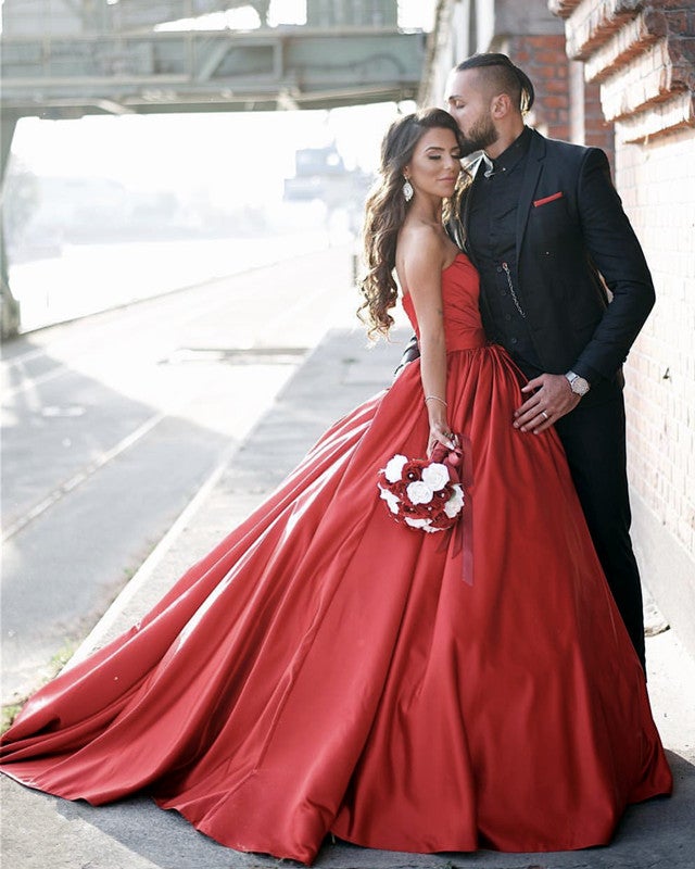 Red Wedding Dresses Ruched Sweetheart Satin Ball Gowns For Bridal alinanova Red Wedding Dresses Ruched Sweetheart Satin Ball Gowns For Bridal alinanova