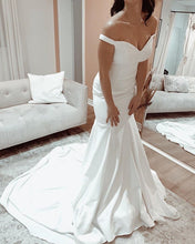 Load image into Gallery viewer, Off Shoulder Mermaid Wedding Gown Dresses
