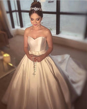 Load image into Gallery viewer, Sweetheart-Wedding-Dress
