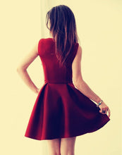 Load image into Gallery viewer, Sexy Spaghetti Straps V-neck Satin Homecoming Dresses Short Prom Gowns
