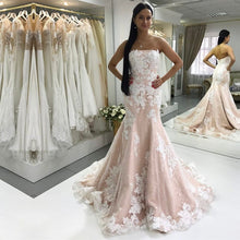 Load image into Gallery viewer, Sexy Strapless Champagne Mermaid Wedding Dresses Ivory Lace Appliques
