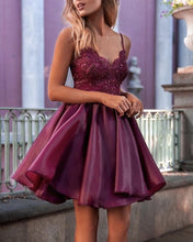 Load image into Gallery viewer, Short Burgundy Homecoming Dresses 2020
