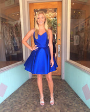 Load image into Gallery viewer, Short Satin V Neck Bow Back Homecoming Dresses
