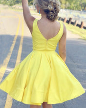 Load image into Gallery viewer, Short Yellow Damas Dress For Belle Quinceanera Party
