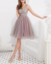 Load image into Gallery viewer, Short Nude And Peach Tulle Homecoming Dresses
