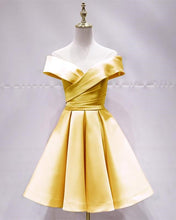 Load image into Gallery viewer, Short Yellow Satin Homecoming Dresses
