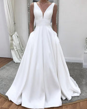 Load image into Gallery viewer, Simple Satin Wedding Dresses Under 150 USD
