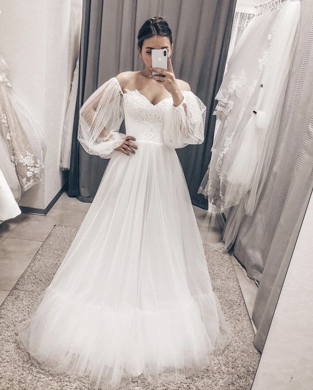 Simple Cottagecore Wedding Dress Tulle Puffy Sleeves