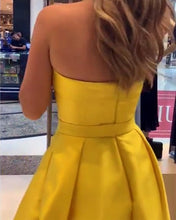 Load image into Gallery viewer, Sleeveless Satin Prom Long Dresses
