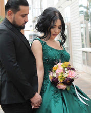Load image into Gallery viewer, prinzessin-henna-verlobungs-kleid
