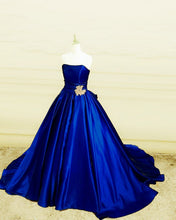 Load image into Gallery viewer, Strapless Ball Gown Satin Dresses Ruffles
