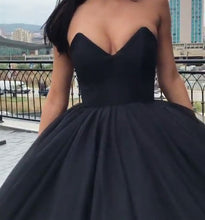 Load image into Gallery viewer, Strapless Bodice Corset Black Organza Ball Gowns Wedding Dresses

