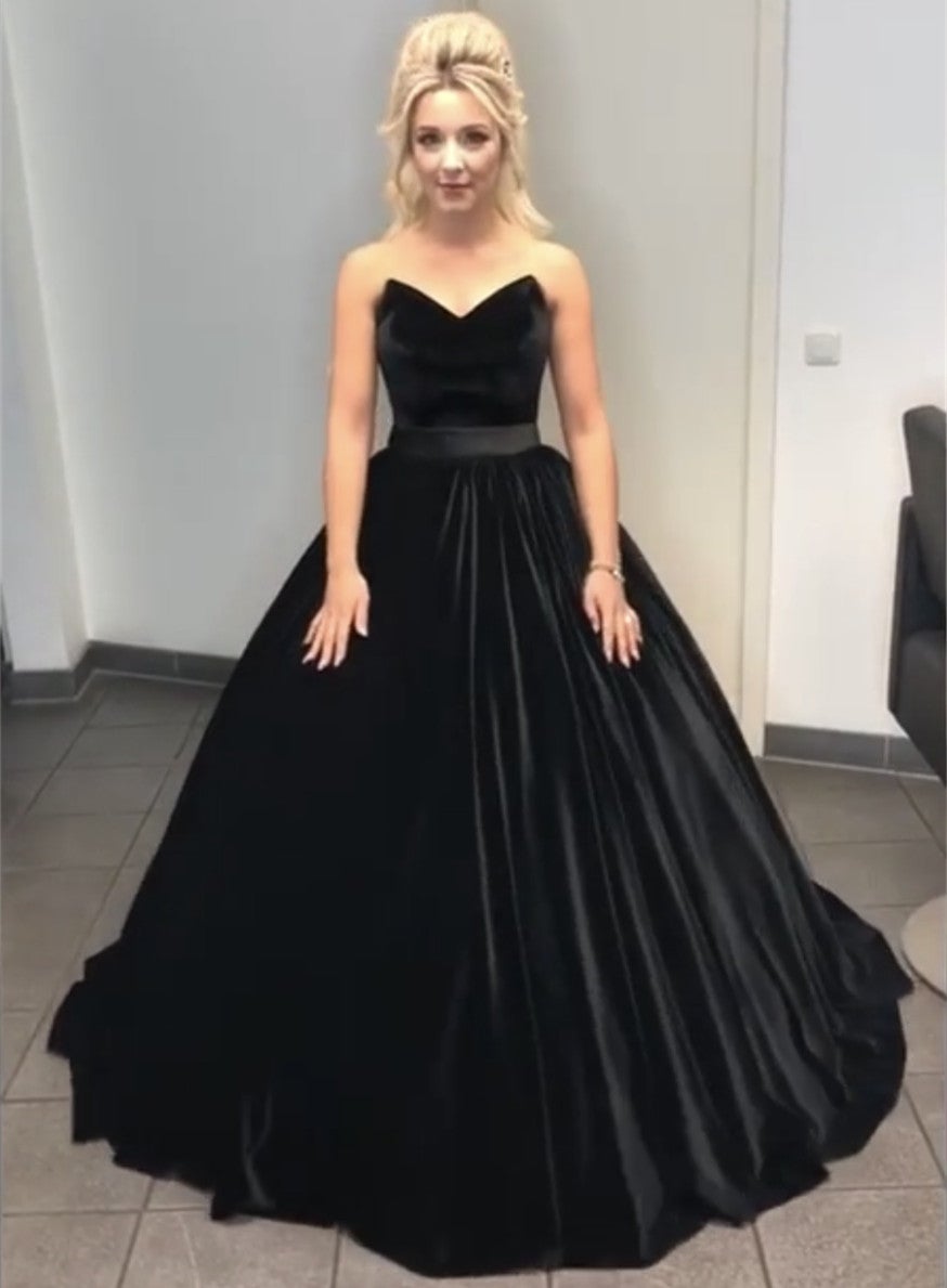 Strapless V-neck Bodice Corset Velvet Wedding Dresses Ball Gowns Strapless V-neck Bodice Corset Velvet Wedding Dresses Ball Gowns