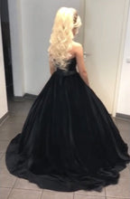 Load image into Gallery viewer, Strapless V-neck Bodice Corset Velvet Wedding Dresses Ball Gowns
