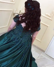 Load image into Gallery viewer, Stunning Lace Flowers Beaded V-neck Ball Gowns Prom Dresses Satin
