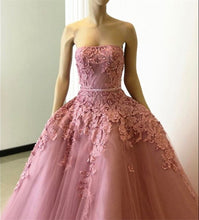 Load image into Gallery viewer, strapless ball gown dresses

