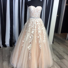 Load image into Gallery viewer, Sweetheart Crystal Beading Waistline Tulle Wedding Dresses Lace Embroidery
