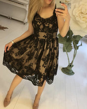 Load image into Gallery viewer, Sweetheart Off Shoulder Homecoming Dresses Lace Appliques

