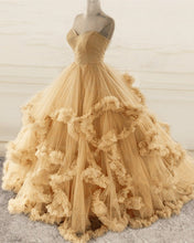Load image into Gallery viewer, Sweetheart Ruffles Ball Gown Wedding Cloud Dresses
