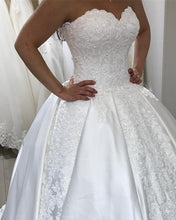 Load image into Gallery viewer, Sweetheart Wedding Gowns
