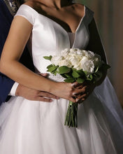 Load image into Gallery viewer, Princess Wedding Dress With Belt
