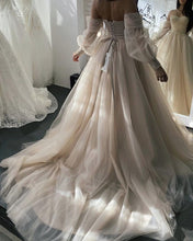 Load image into Gallery viewer, Tulle Beach Wedding Dress
