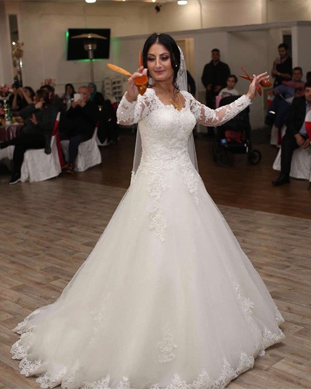 Vintage A-line V-neck Long Sleeves Lace Wedding Dresses