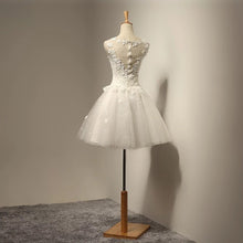 Load image into Gallery viewer, Vintage Cap Sleeves Short Tulle Lace Appliques Wedding Dresses

