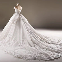 Load image into Gallery viewer, Vintage Lace Cap Sleeves Tulle Scoop Neck Wedding Dresses Ball Gowns
