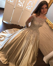 Load image into Gallery viewer, Vintage Lace Long Sleeves Satin Ball Gowns Wedding Dresses
