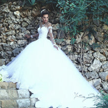 Load image into Gallery viewer, Vintage Lace Long Sleeves Tulle Ball Gowns Wedding Dresses
