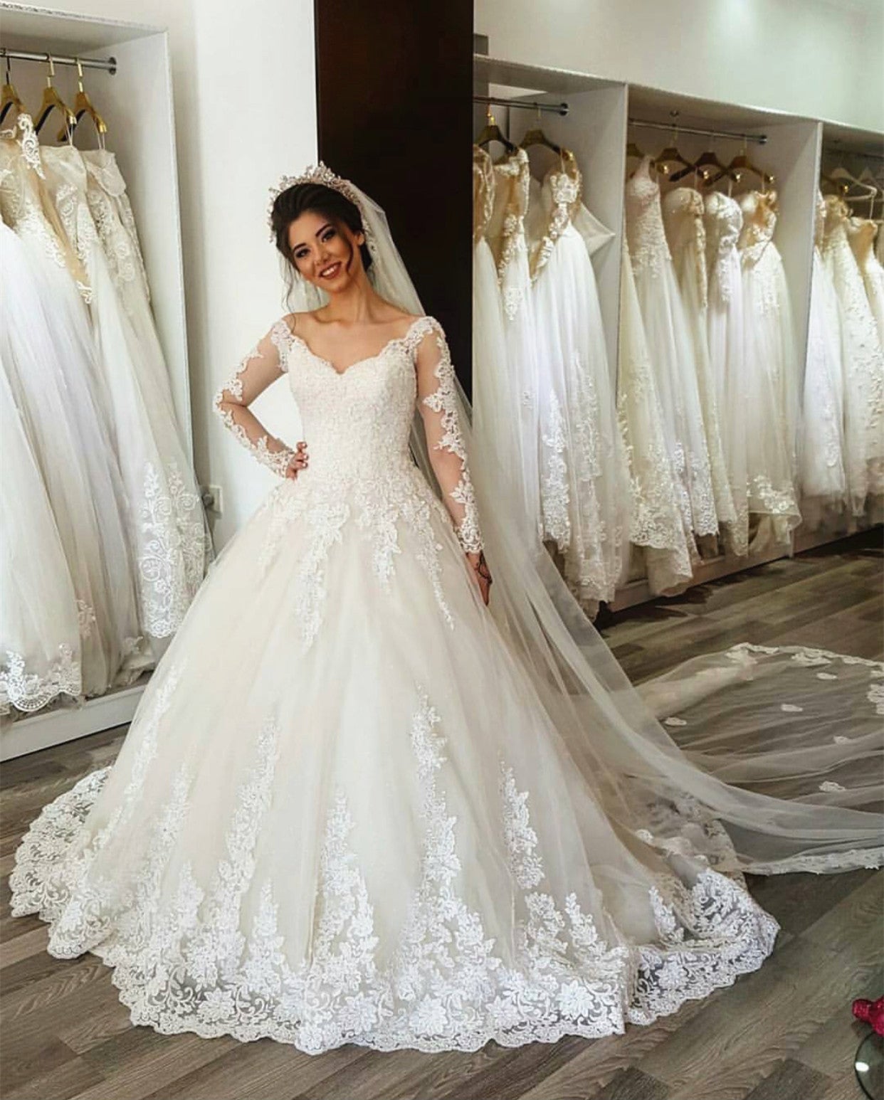 wedding dresses with long sleeves 2017 Vintage Lace Long Sleeves V Neck Wedding Dresses Ball Gowns