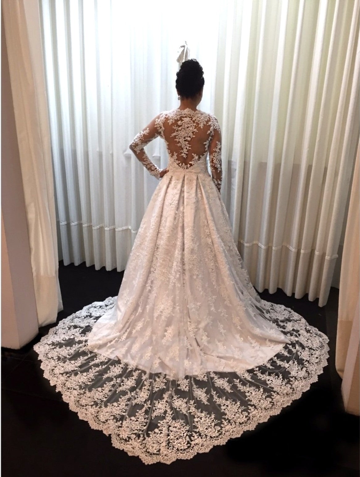 Vintage Long Sleeves Lace Wedding Dresses Princess Bridal Gowns alinanova Vintage Long Sleeves Lace Wedding Dresses Princess Bridal Gowns alinanova