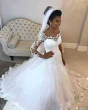 Load image into Gallery viewer, Vintage Scoop Neckline Tulle Ball Gown Wedding Dress Lace Appliques-alinanova
