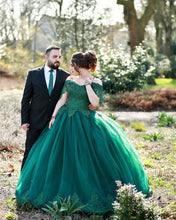 Load image into Gallery viewer, Vintage Tulle Ball Gowns Wedding Dresses Lace Embroidery V-neck
