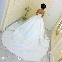 Load image into Gallery viewer, White Satin Bridal Wedding Dresses Ball Gowns With Sweetheart Neckline
