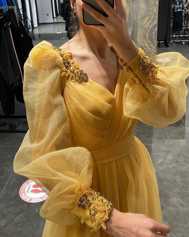 Puffy Sleeves V Neck Tulle Split Dress Puffy Sleeves V Neck Tulle Split Dress