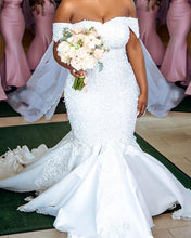 Load image into Gallery viewer, Plus Size Wedding Gowns
