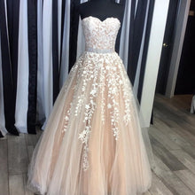 Load image into Gallery viewer, sweetheart lace embroidery champagne wedding dresses ball gowns
